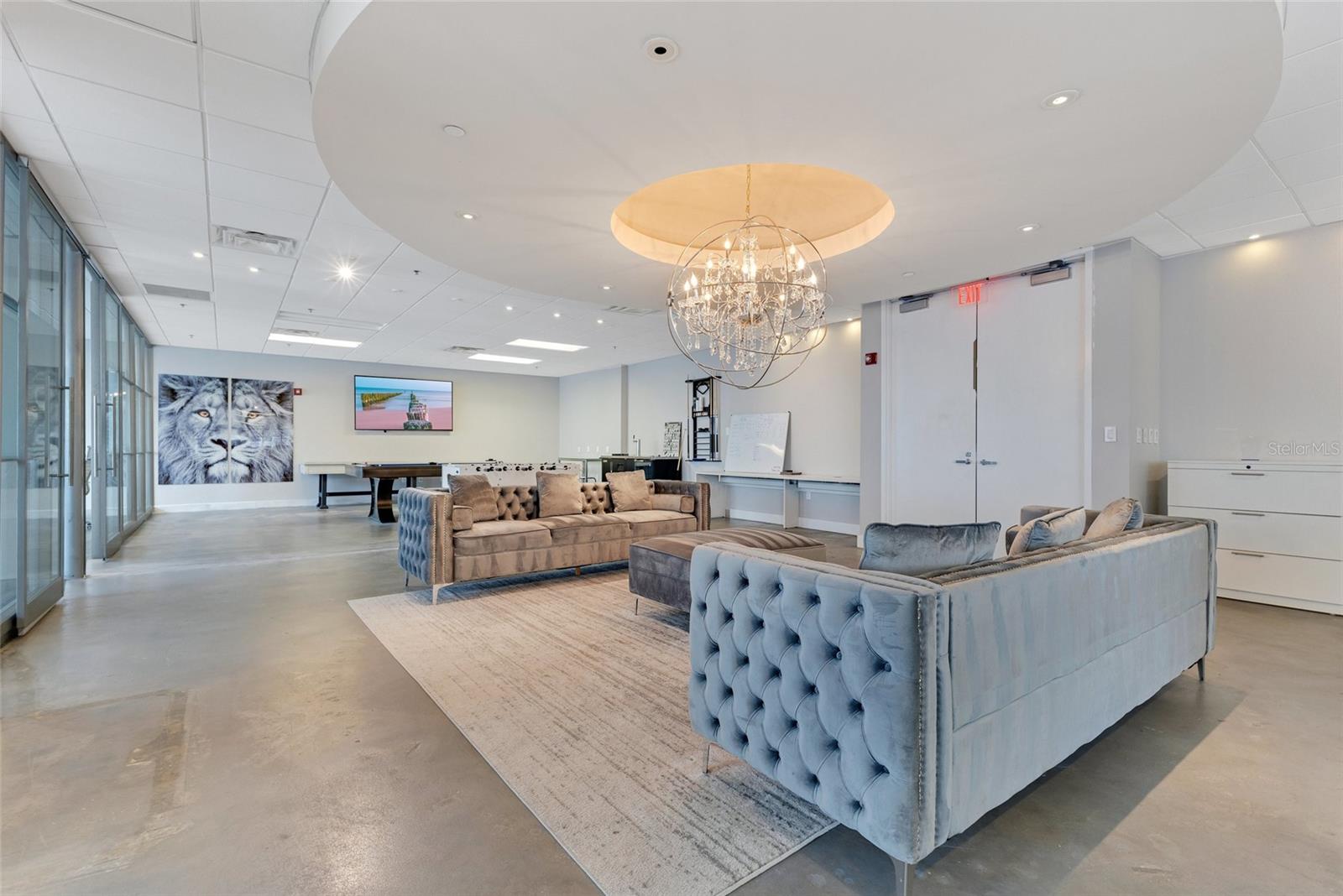 PLAZA NORTH TOWER - Commercial Sale