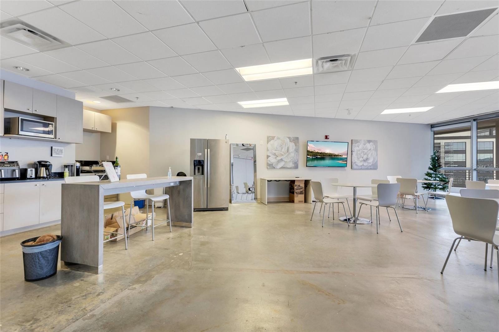 PLAZA NORTH TOWER - Commercial Sale