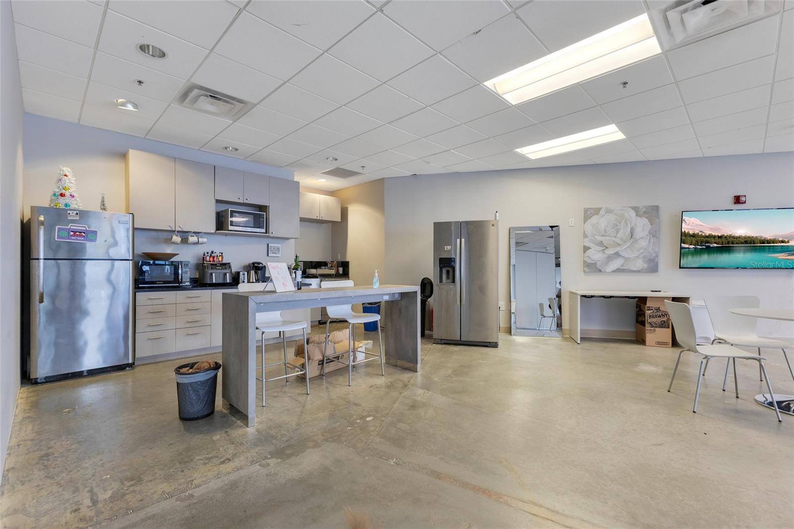 PLAZA NORTH TOWER - Commercial Sale