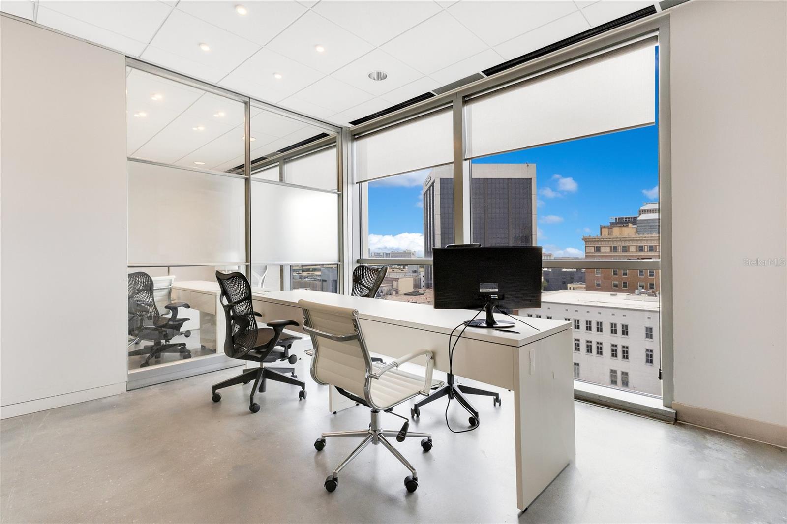 PLAZA NORTH TOWER - Commercial Sale