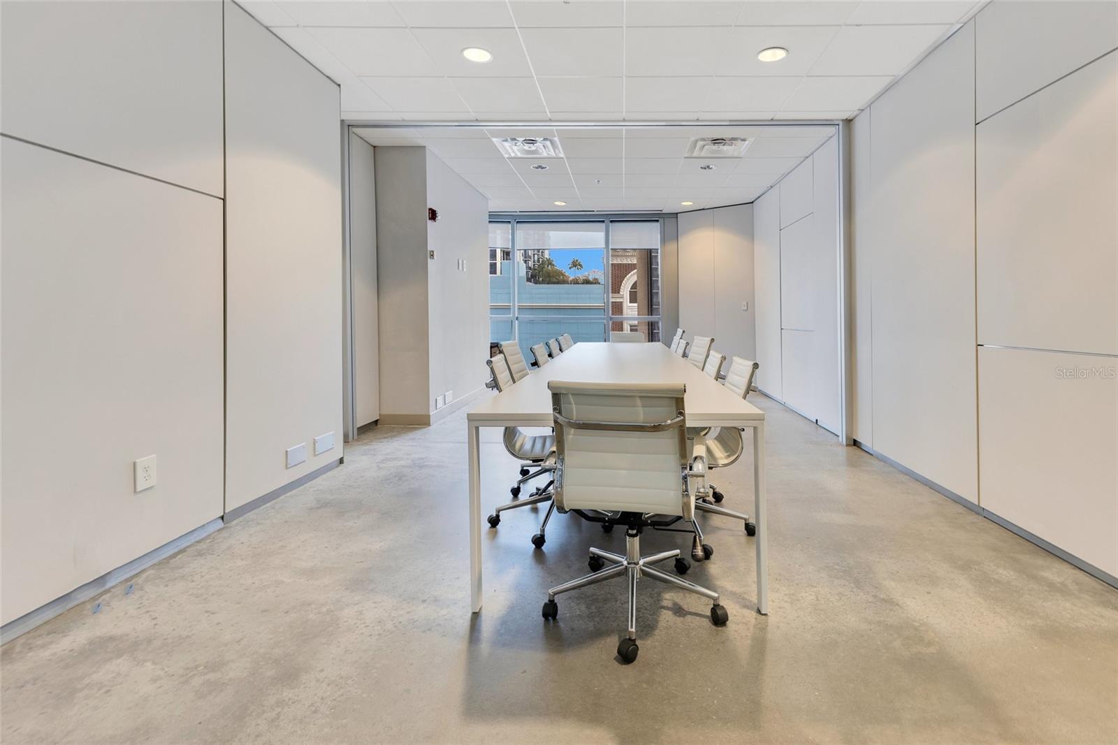 PLAZA NORTH TOWER - Commercial Sale