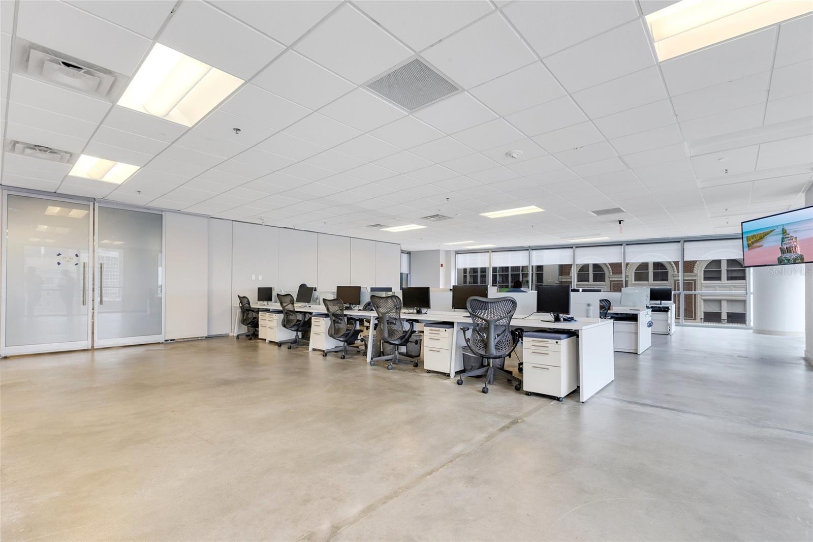 PLAZA NORTH TOWER - Commercial Sale