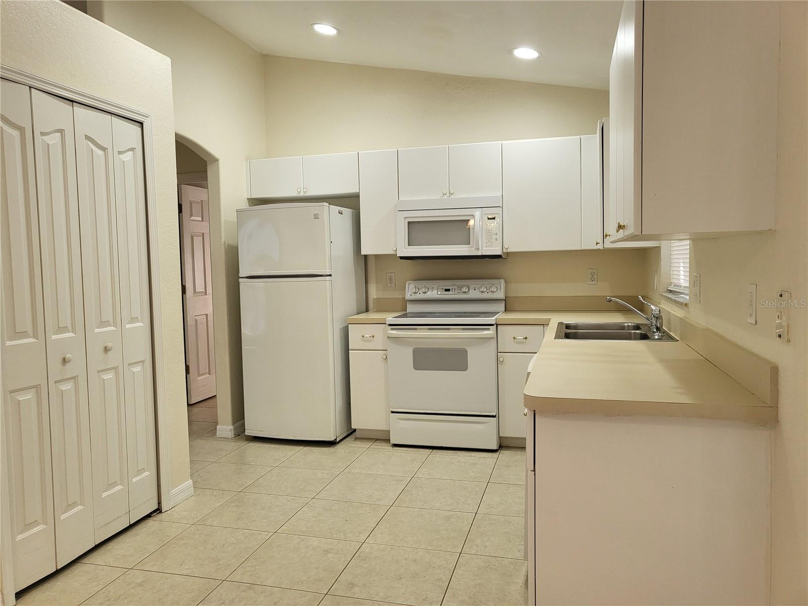 1531 LANSDALE AVENUE