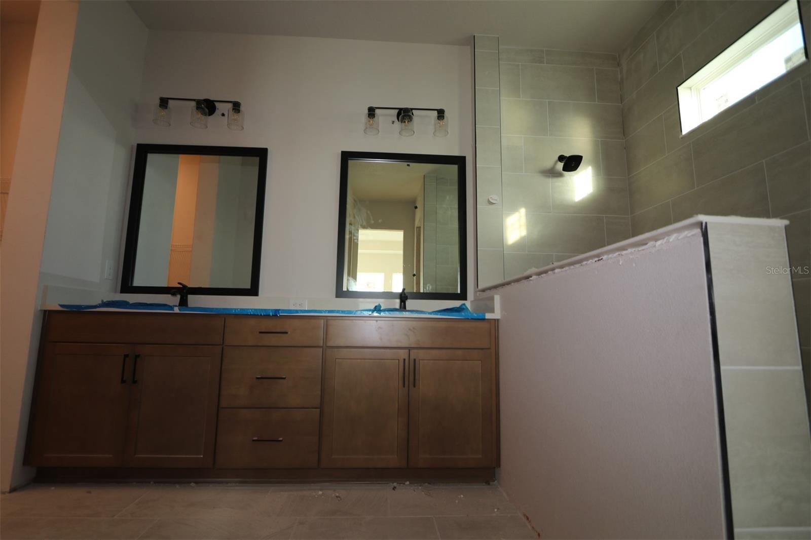 EMERALD LANDING AT WATERSIDE - Residential