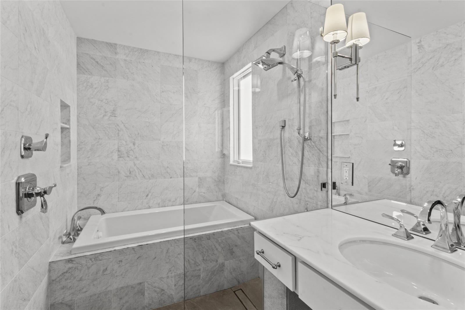 LONGBOAT KEY - Residential