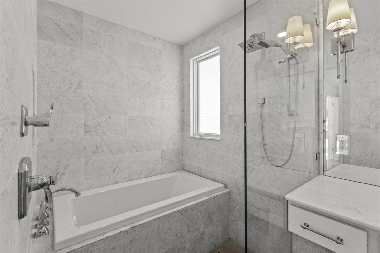 LONGBOAT KEY - Residential