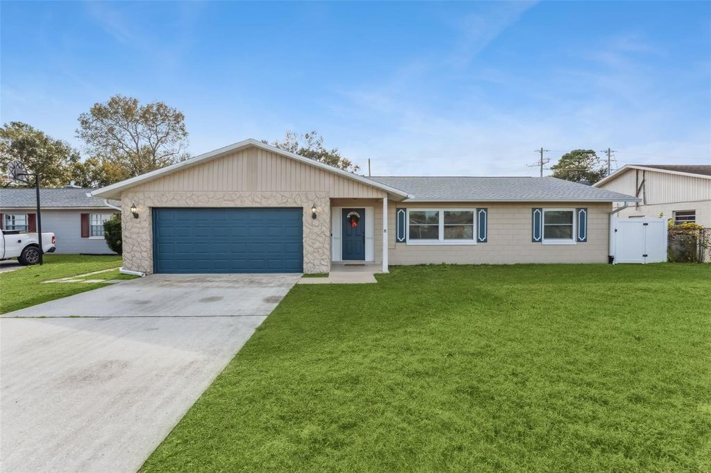 Photo of 10016 Bridlewood Avenue, Orlando, FL 32825 (MLS # O6369174)