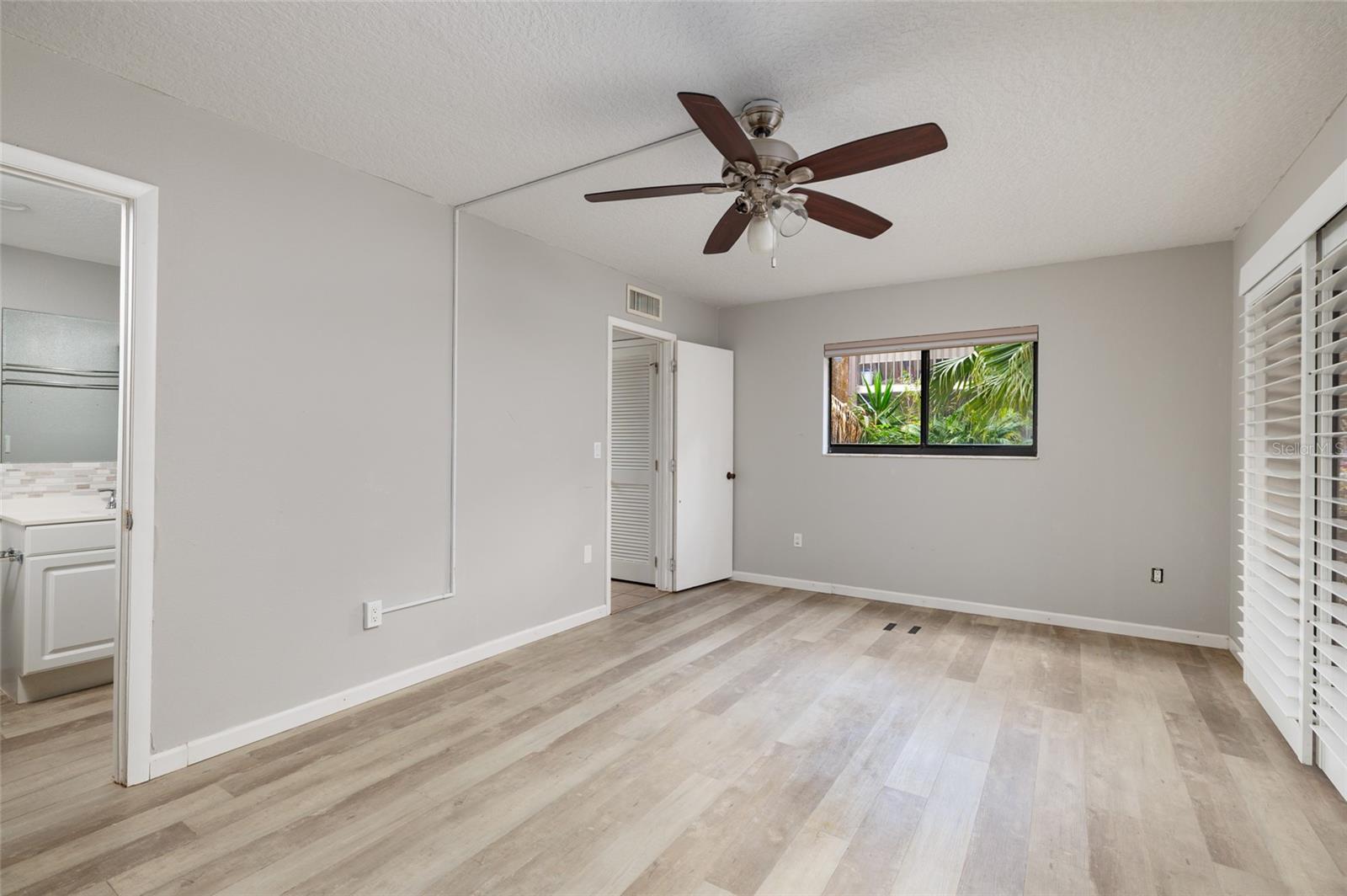 RAINTREE VILLAGE CONDO N - Residential