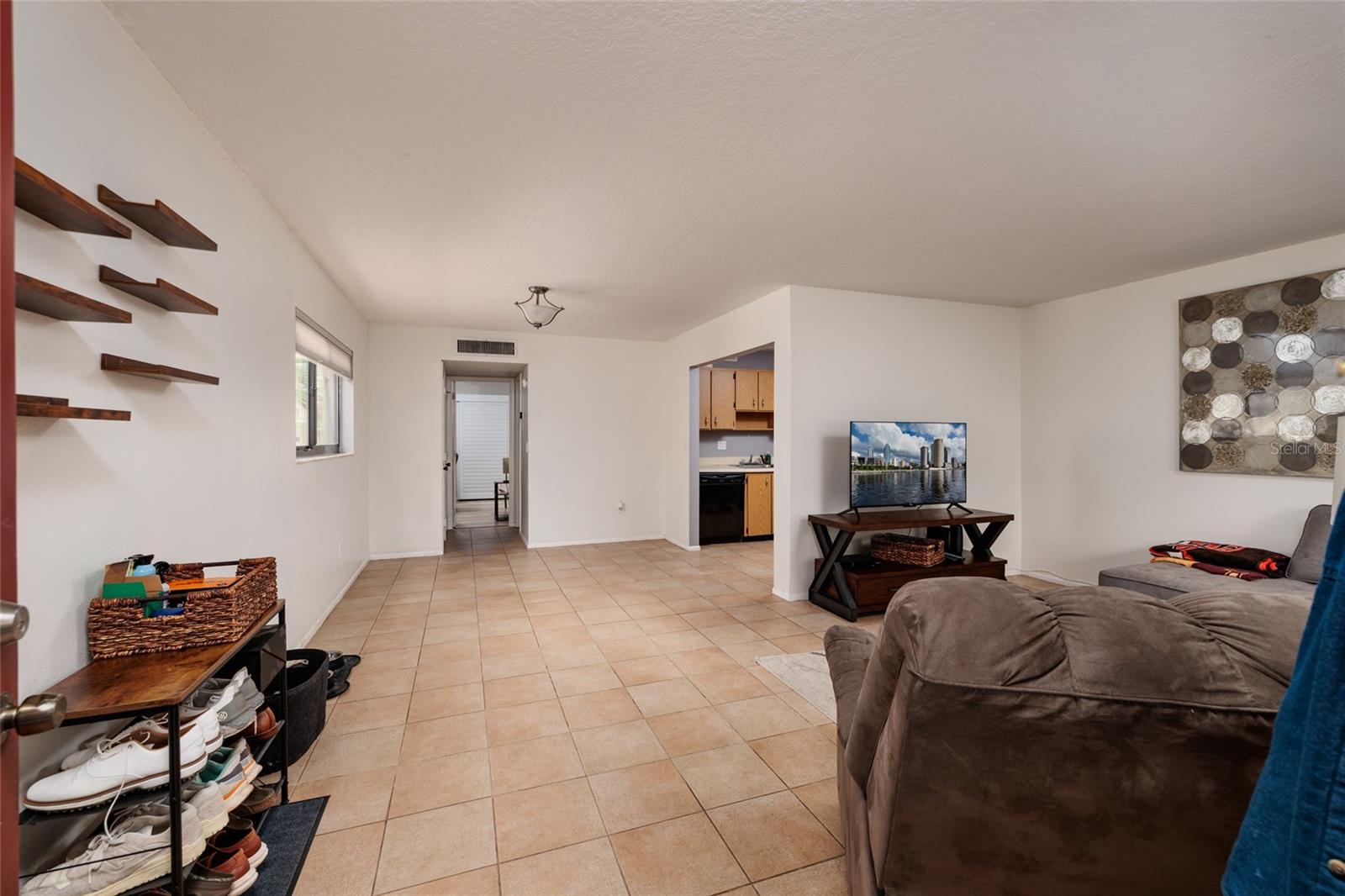 RAINTREE VILLAGE CONDO N - Residential