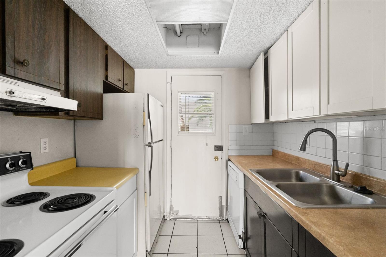 KING ARTHURS COURT CONDO - Residential