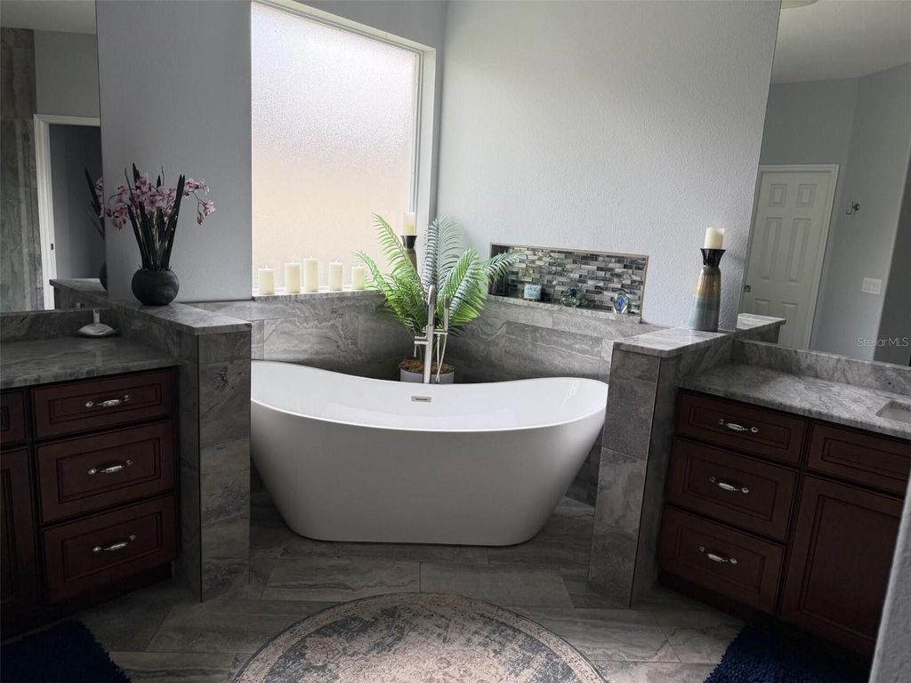 Photo of 5429 Burnt Hickory Drive, Valrico, FL 33596 (MLS # O6410183)
