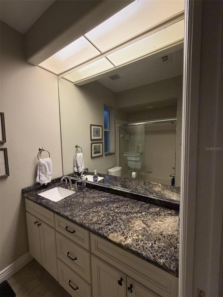 RIVER HILLS COUNTRY CLUB PARCE - Residential