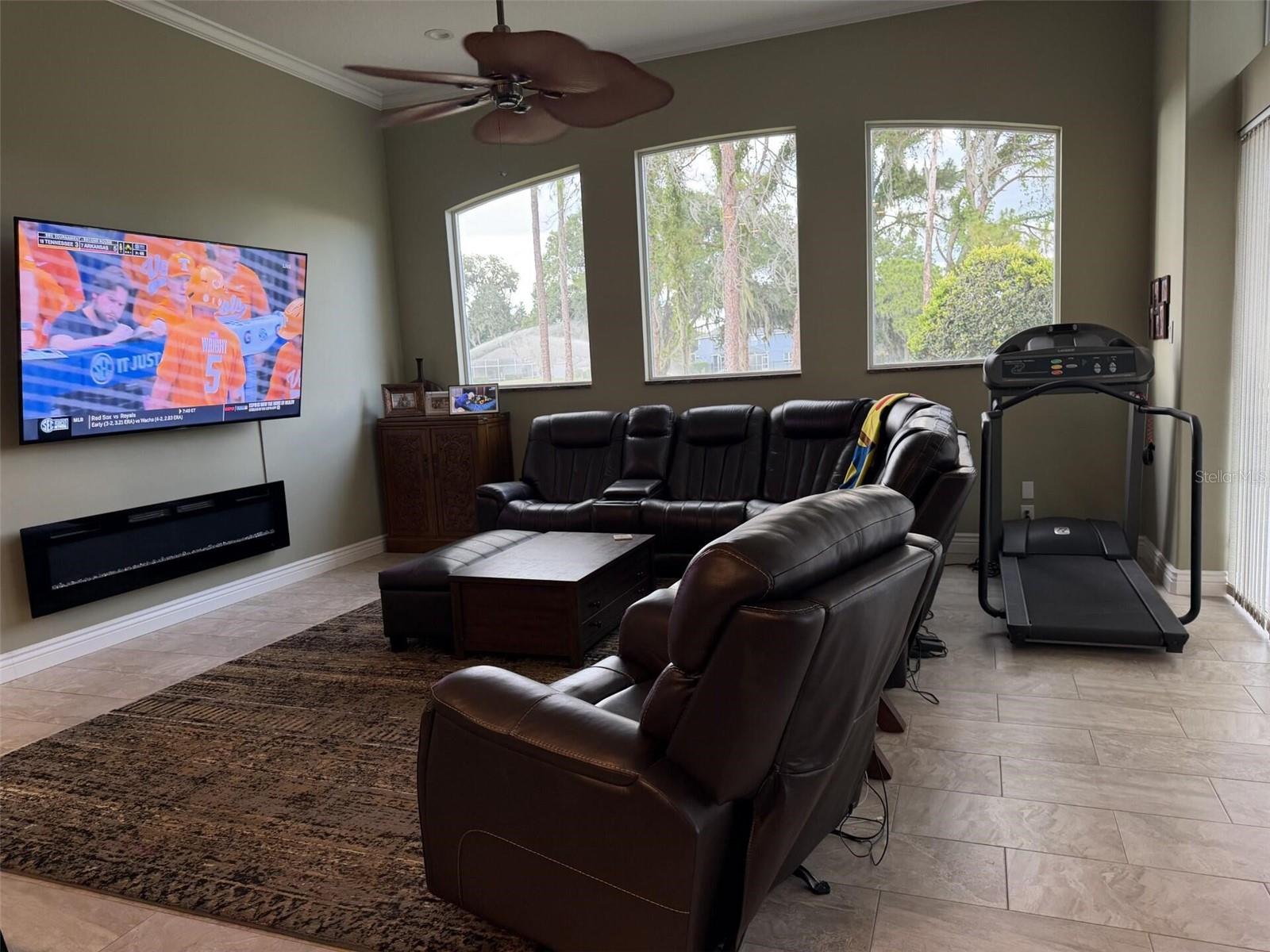 RIVER HILLS COUNTRY CLUB PARCE - Residential