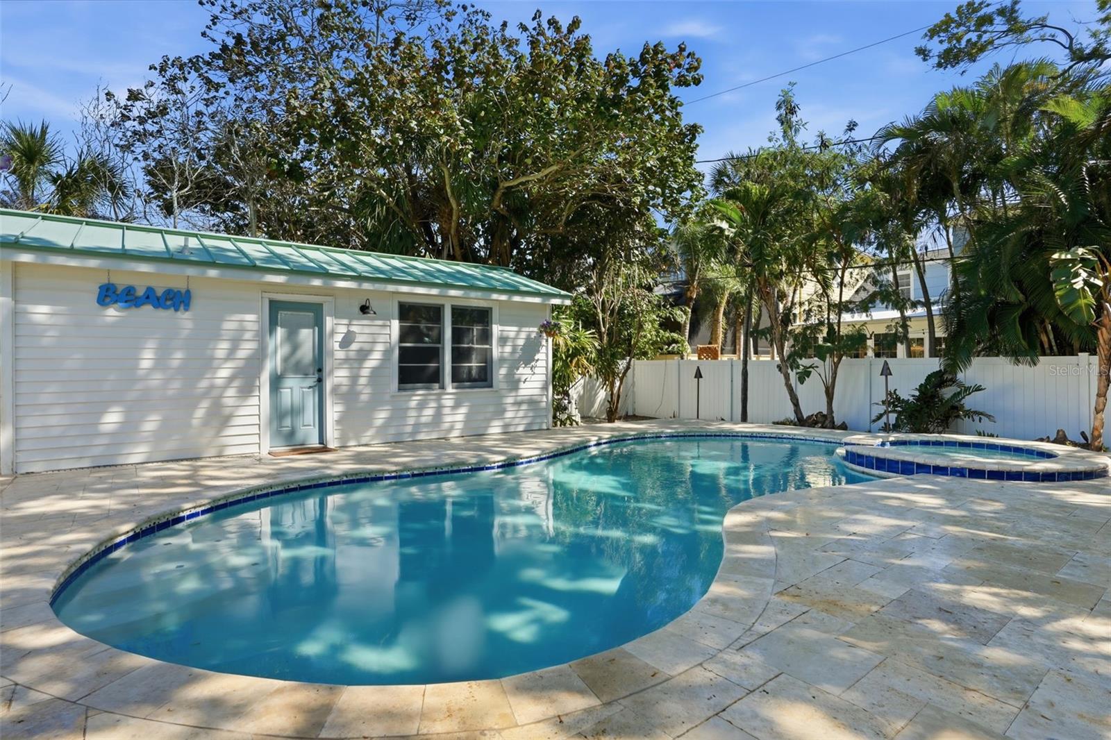 MANDALAY SUB - Residential Lease