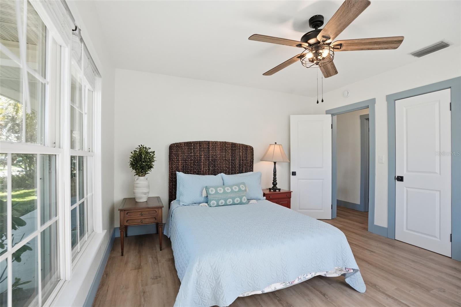 MANDALAY SUB - Residential Lease