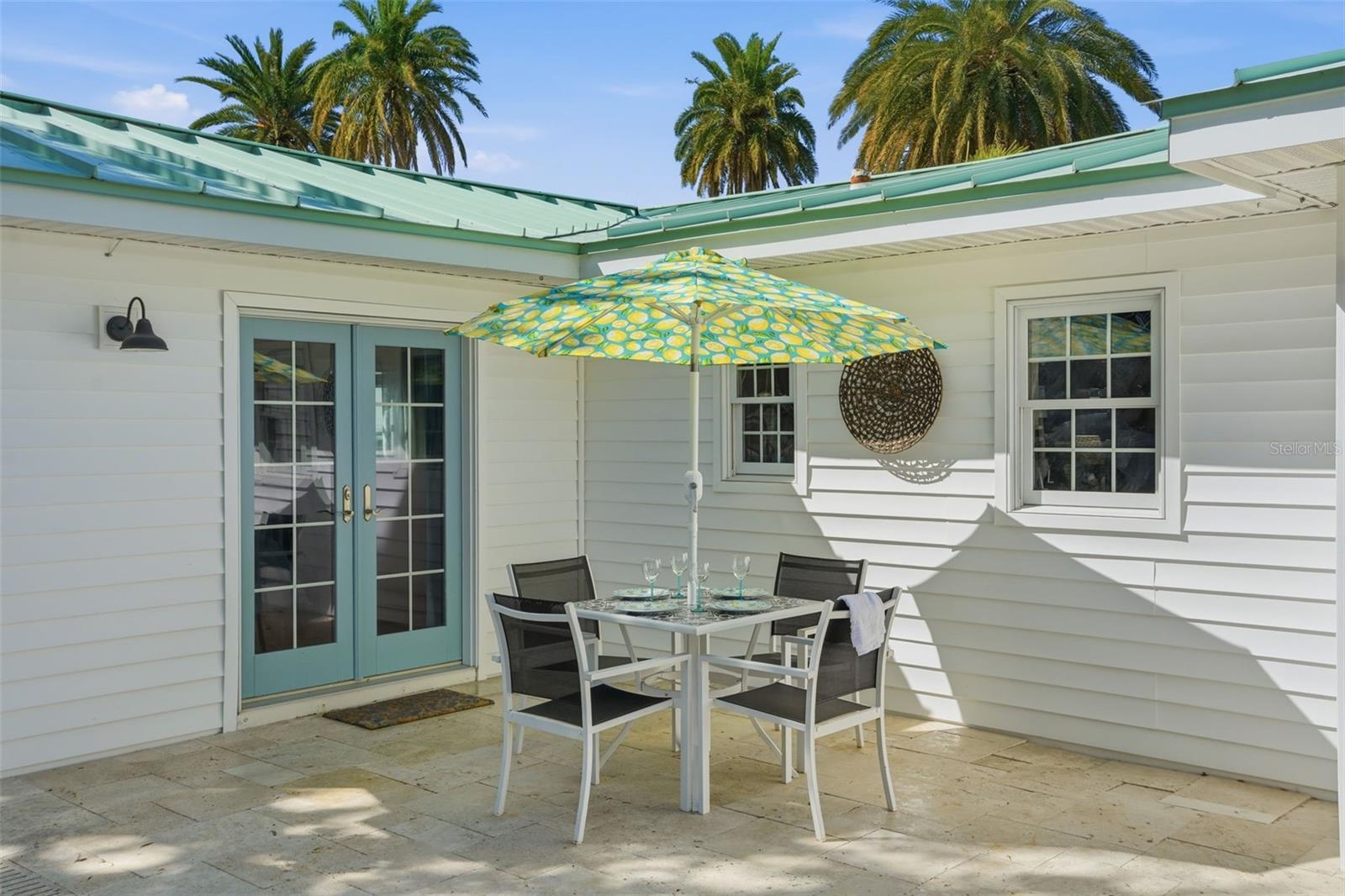 MANDALAY SUB - Residential Lease