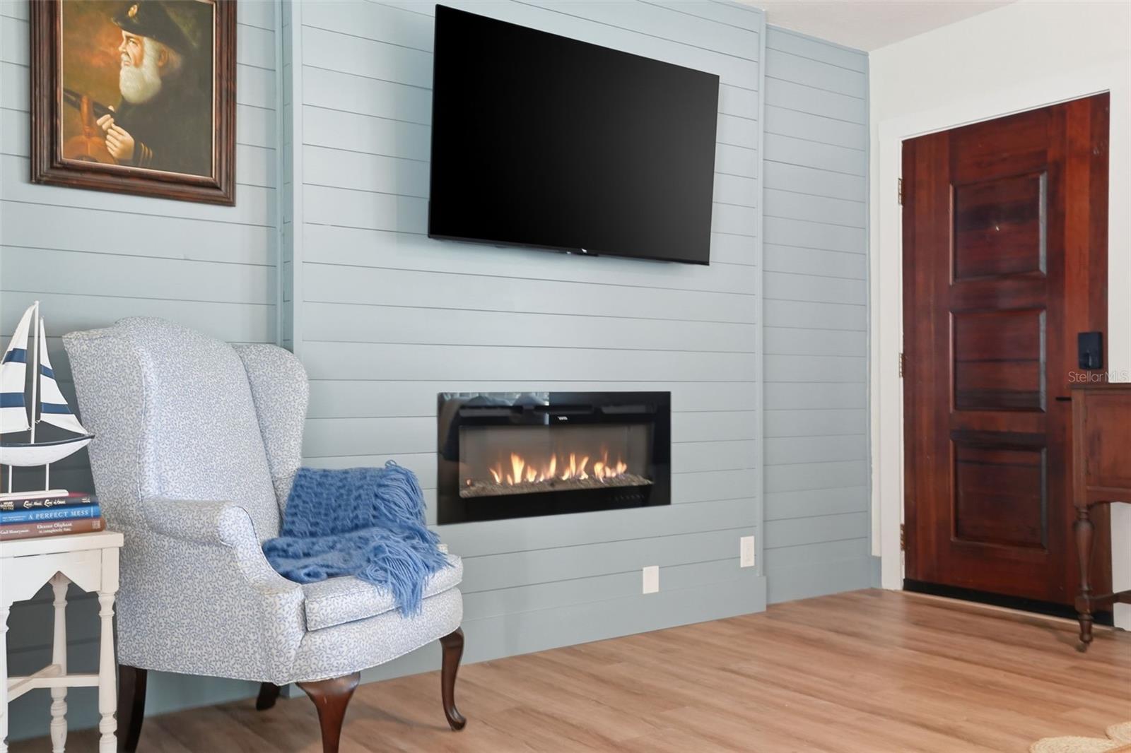 MANDALAY SUB - Residential Lease