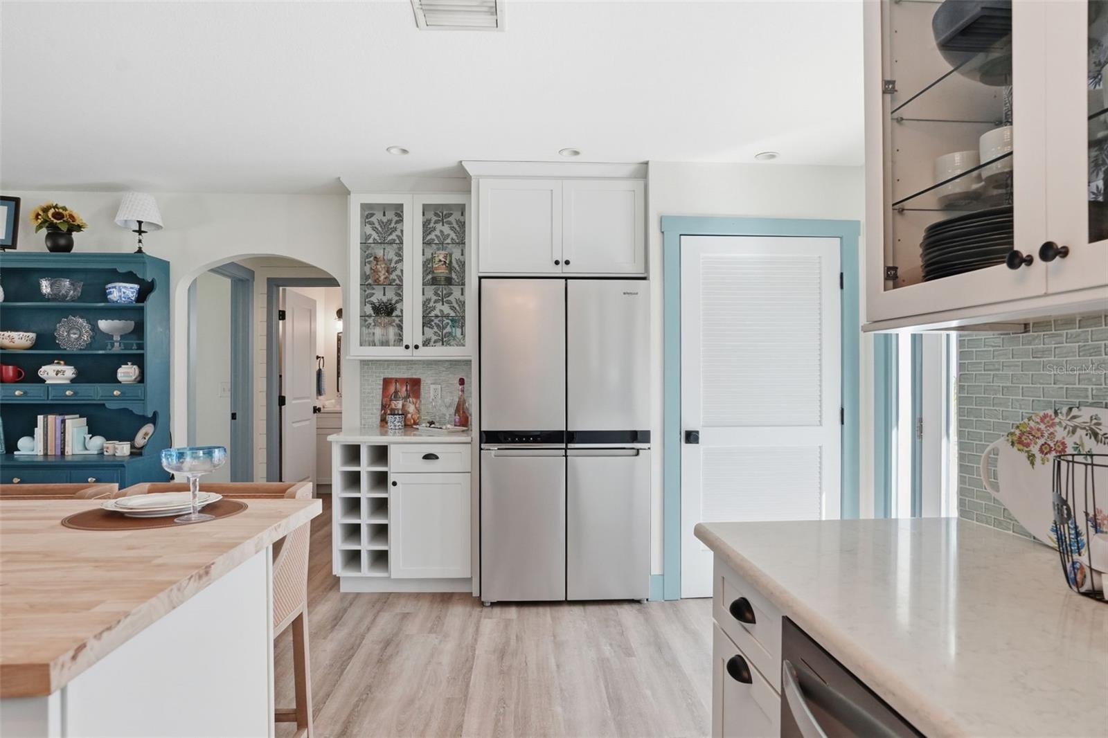 MANDALAY SUB - Residential Lease