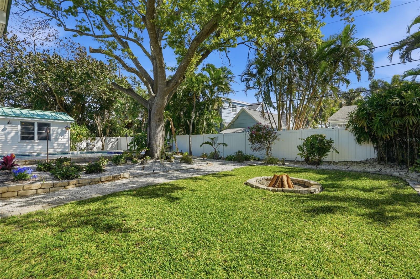 MANDALAY SUB - Residential Lease