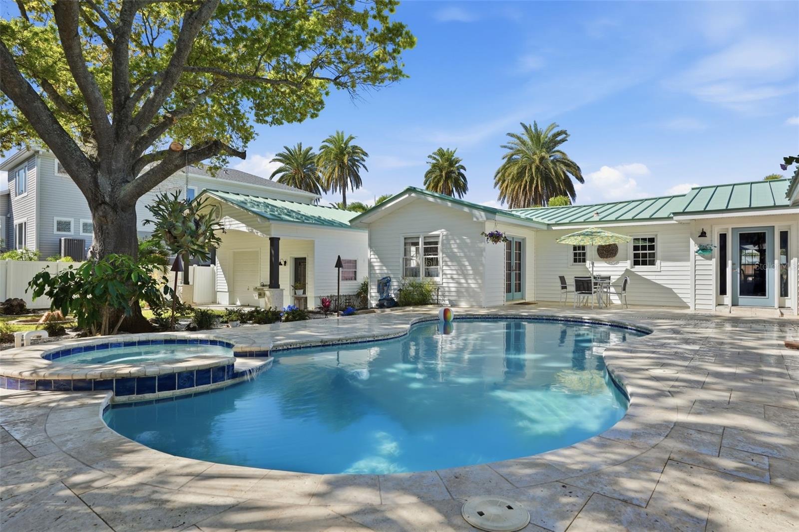 MANDALAY SUB - Residential Lease