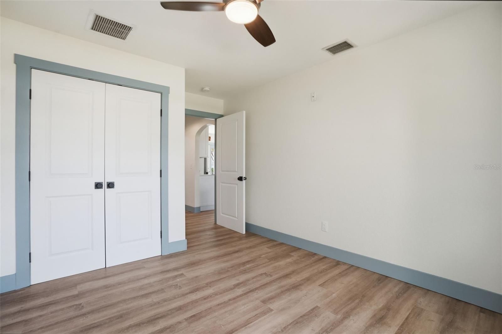 MANDALAY SUB - Residential Lease