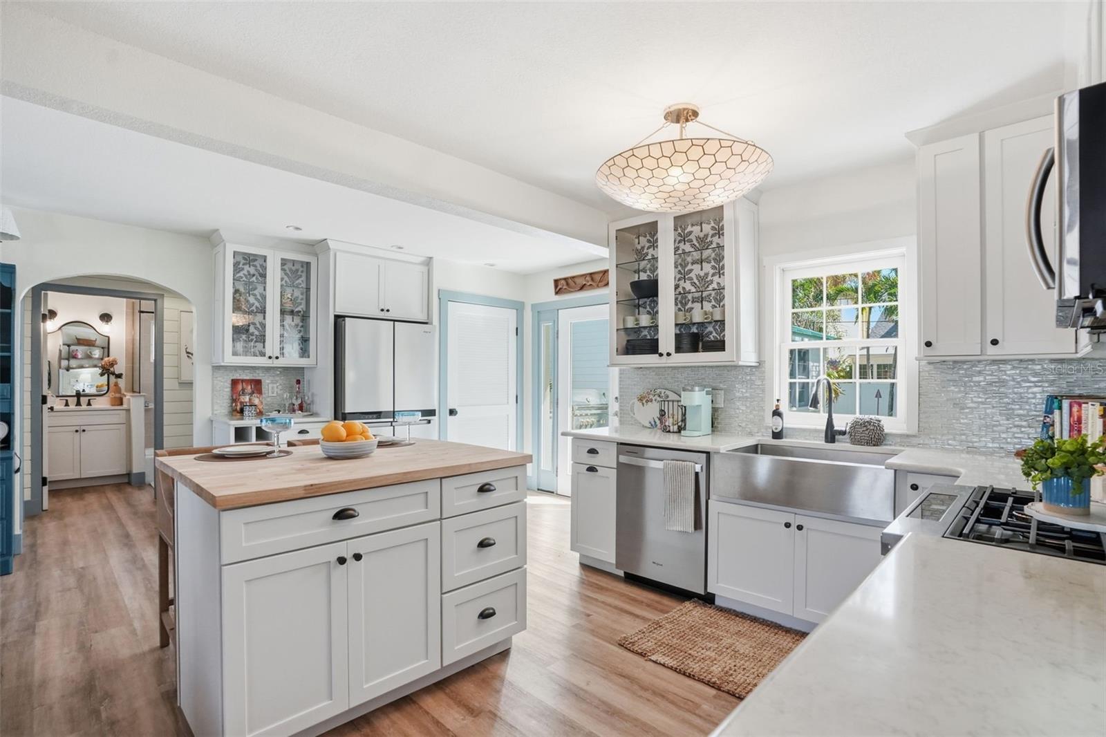 MANDALAY SUB - Residential Lease