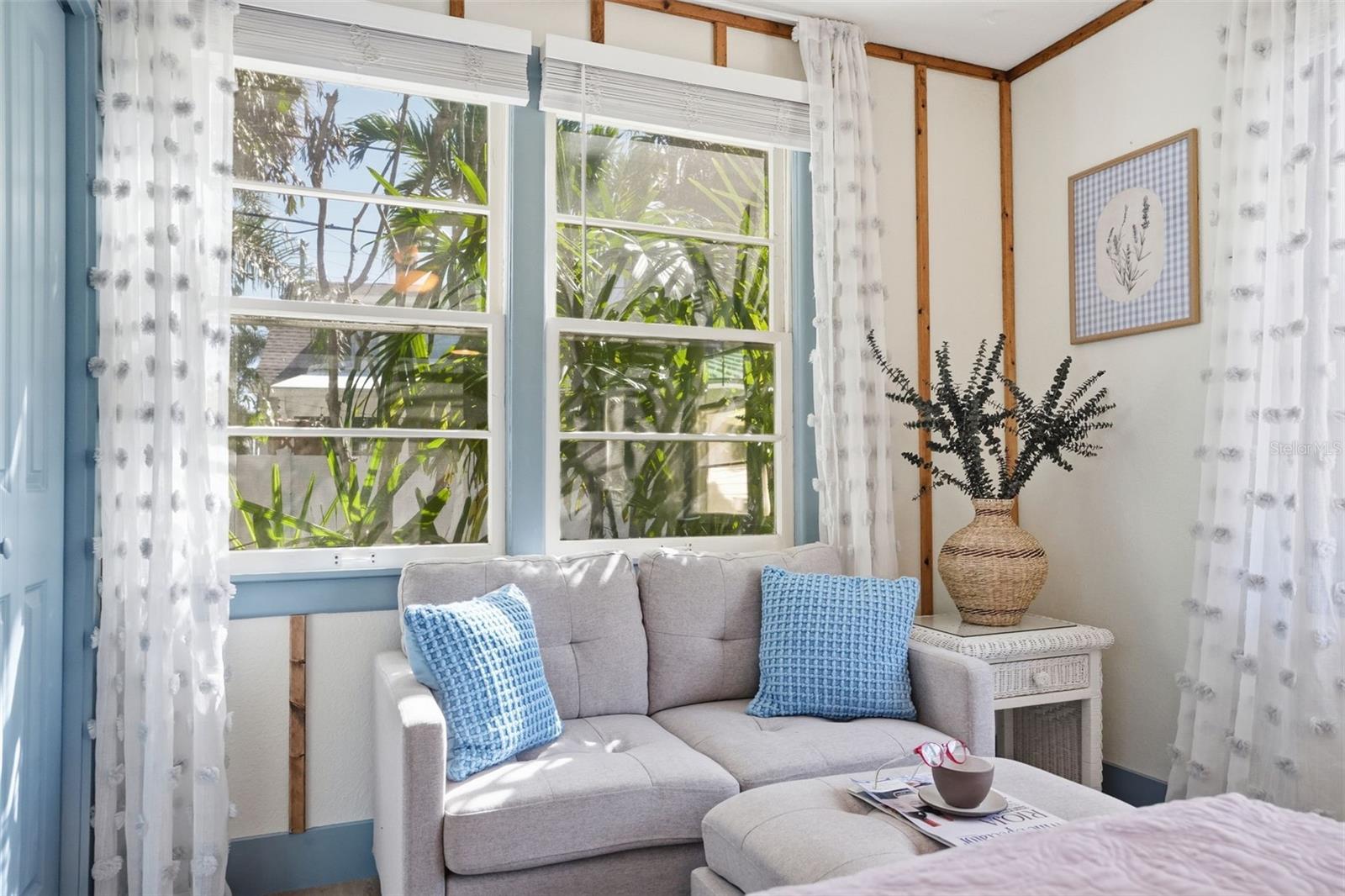 MANDALAY SUB - Residential Lease