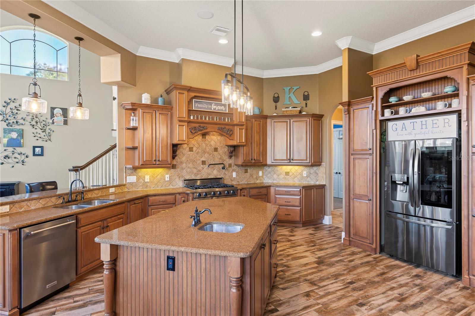 LAKE MARKHAM PRESERVE - Residential