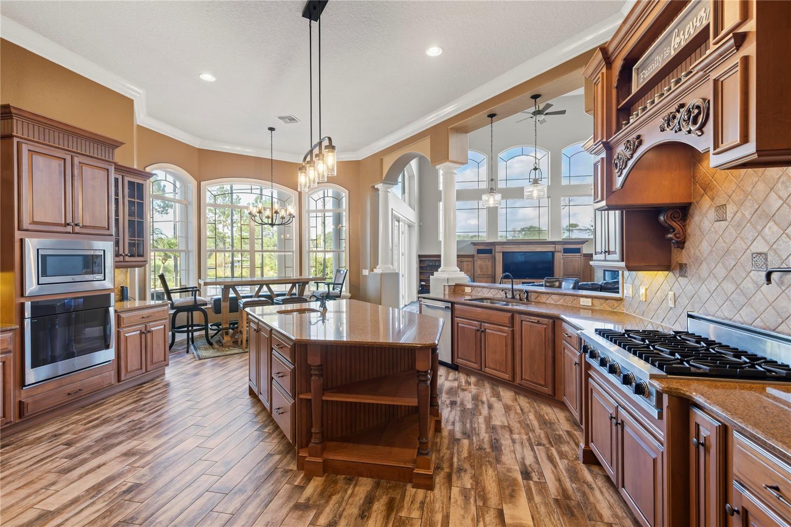 LAKE MARKHAM PRESERVE - Residential