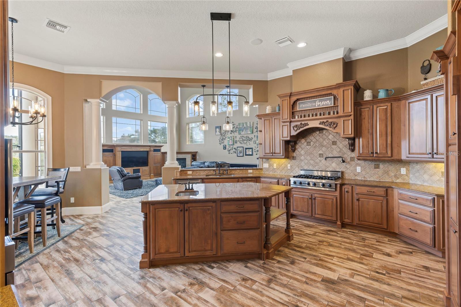 LAKE MARKHAM PRESERVE - Residential