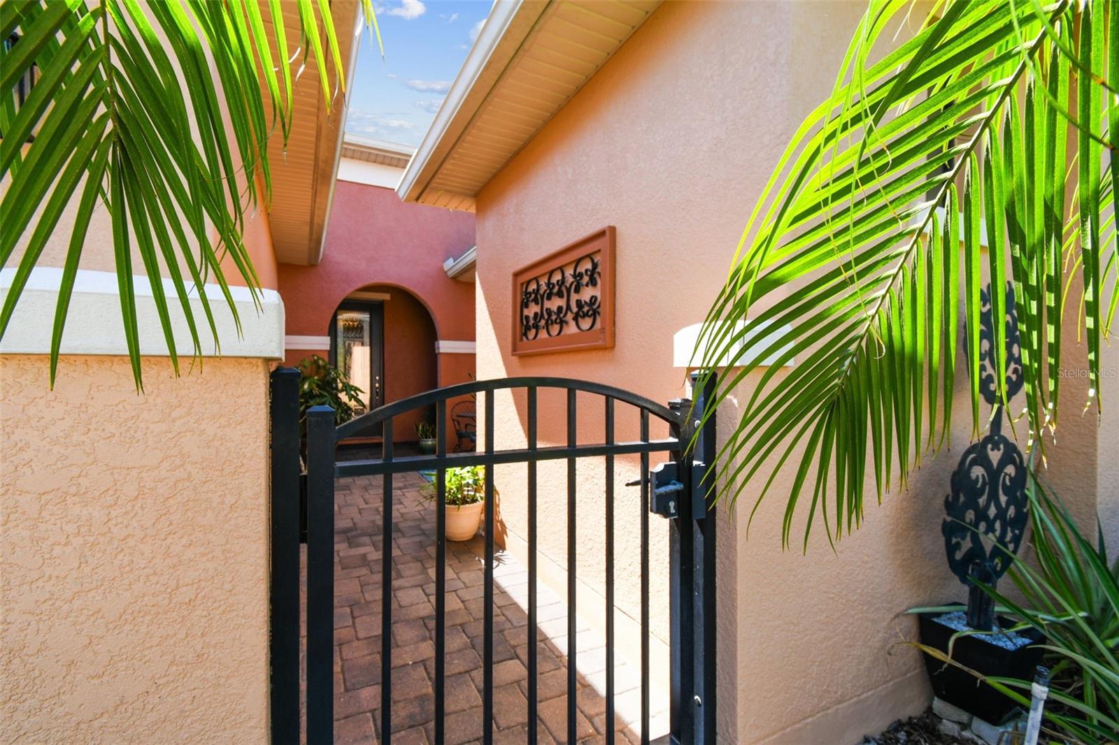 1329 DEL MAR DRIVE