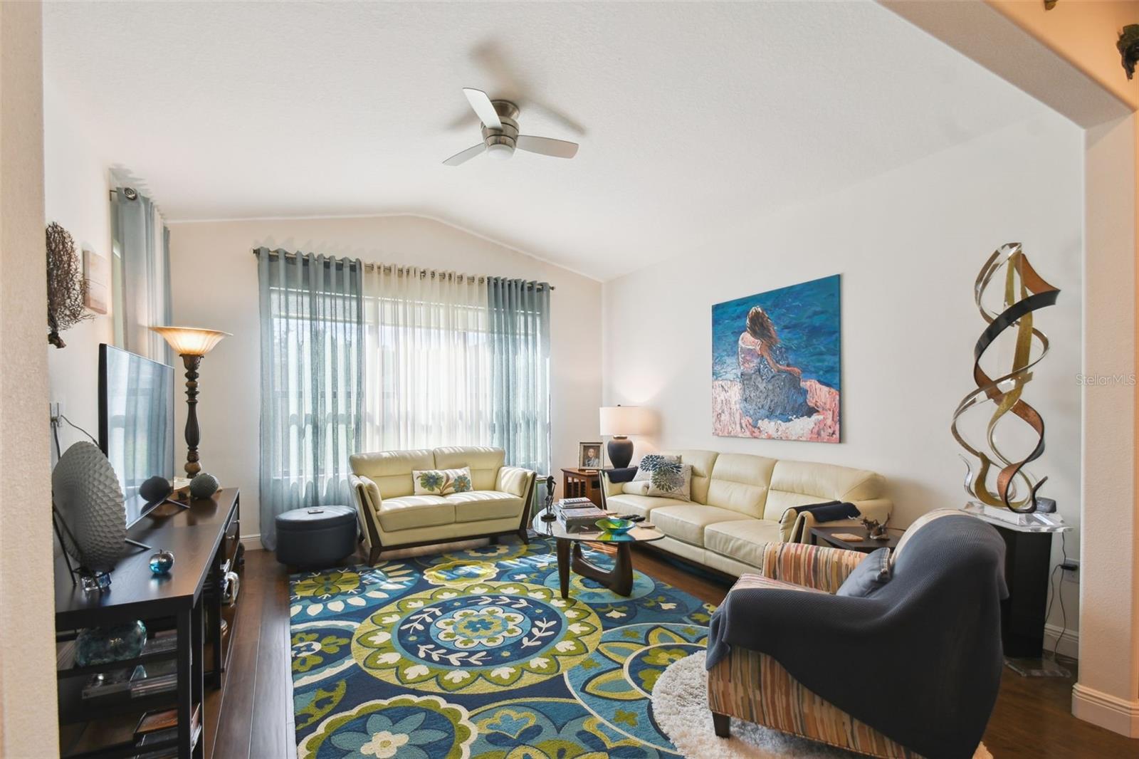 1329 DEL MAR DRIVE