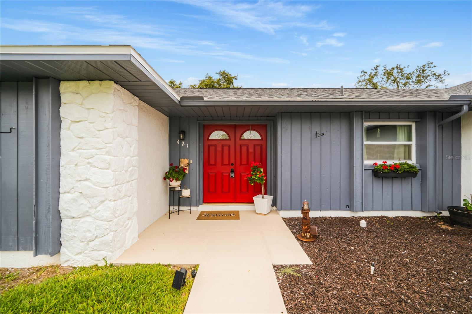 421 BRIDLE PATH