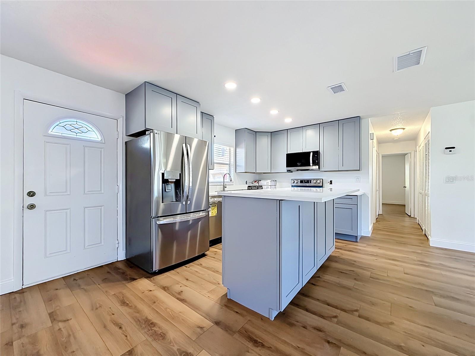 COUNTRY CLUB VILLAS CONDO - Residential