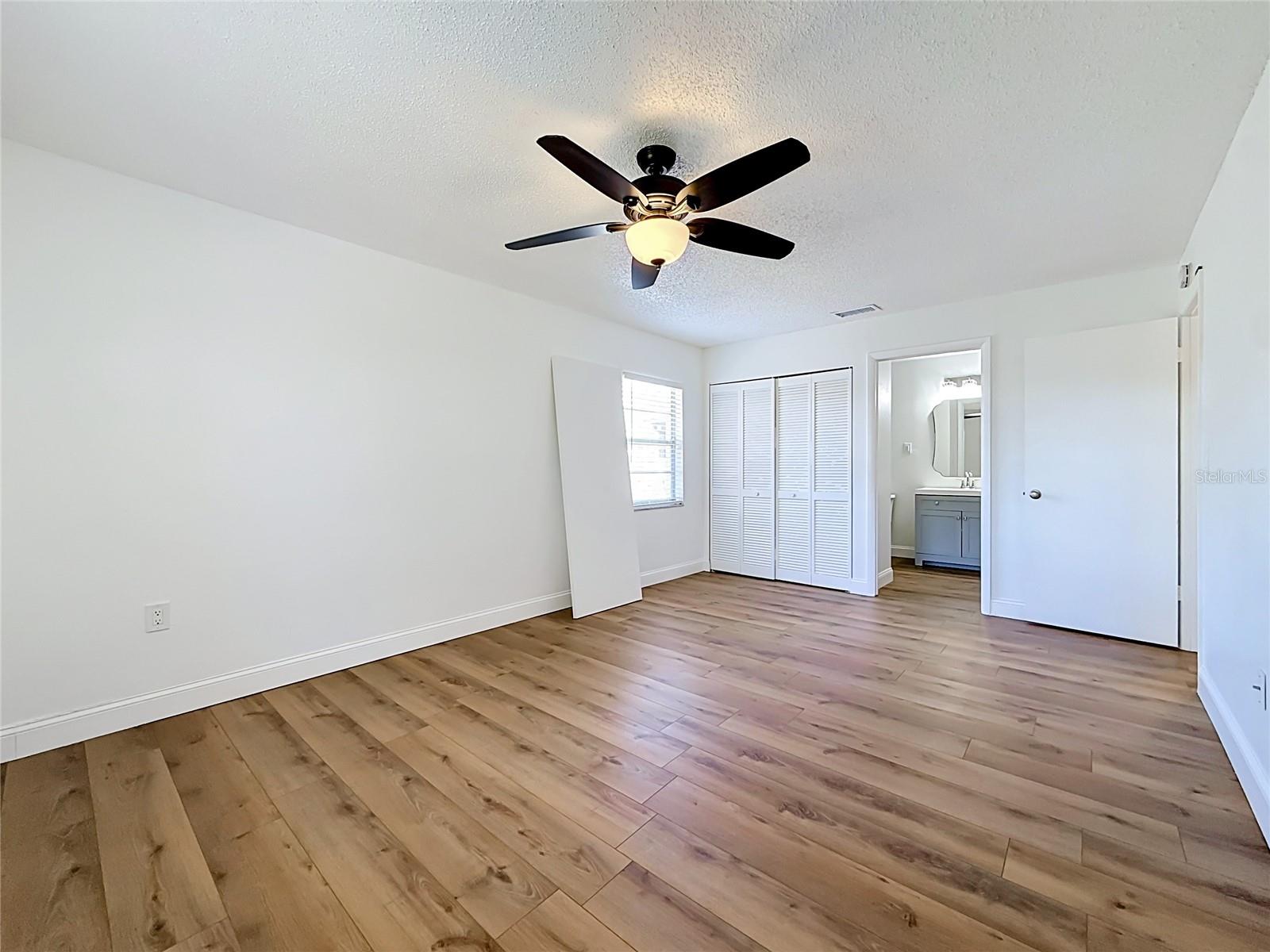 COUNTRY CLUB VILLAS CONDO - Residential