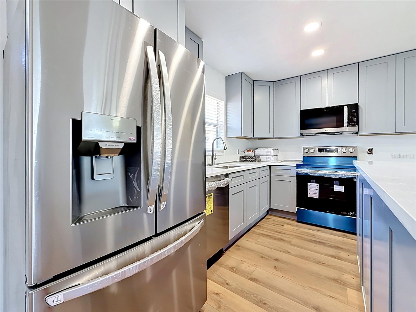 COUNTRY CLUB VILLAS CONDO - Residential