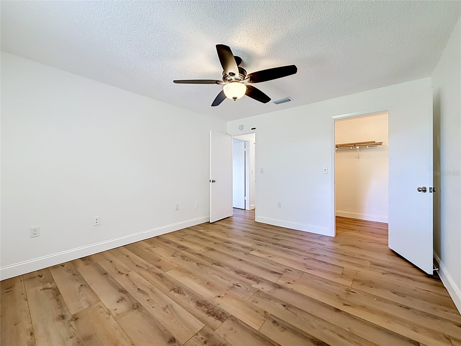 COUNTRY CLUB VILLAS CONDO - Residential