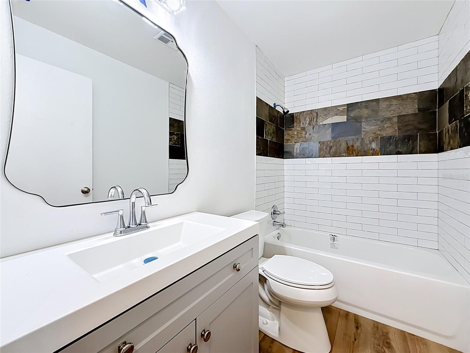 COUNTRY CLUB VILLAS CONDO - Residential