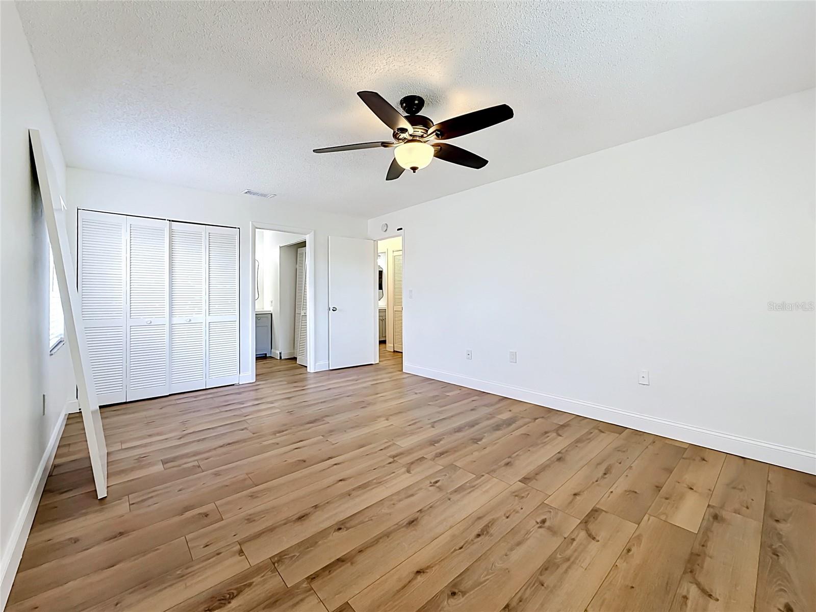COUNTRY CLUB VILLAS CONDO - Residential