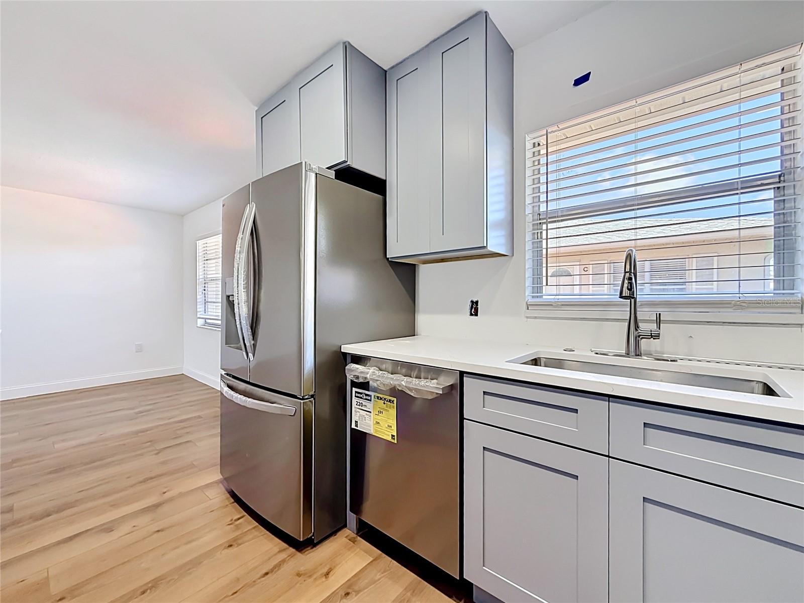COUNTRY CLUB VILLAS CONDO - Residential