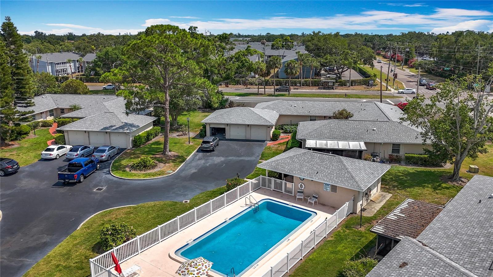 COUNTRY CLUB VILLAS CONDO - Residential