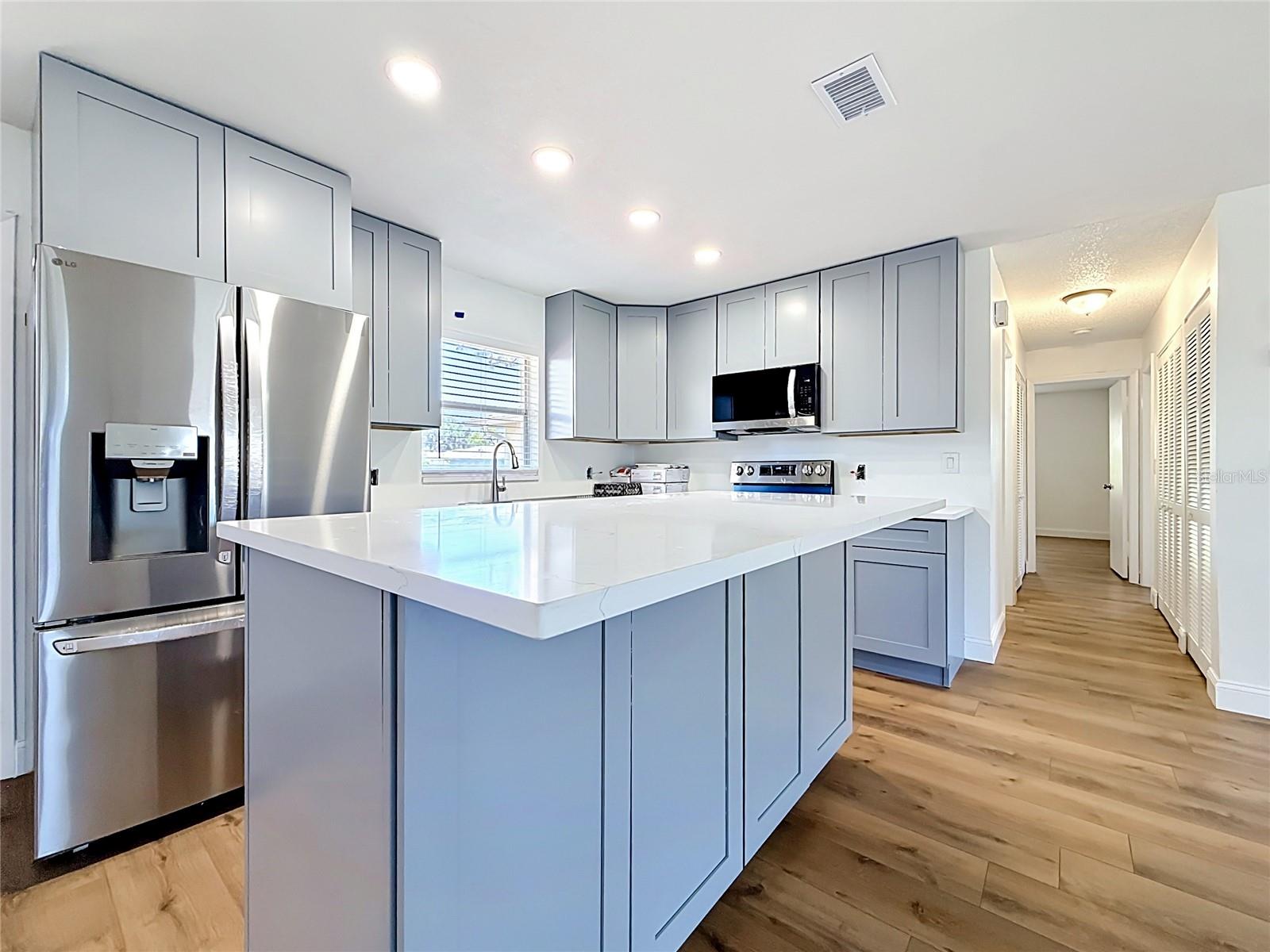 COUNTRY CLUB VILLAS CONDO - Residential