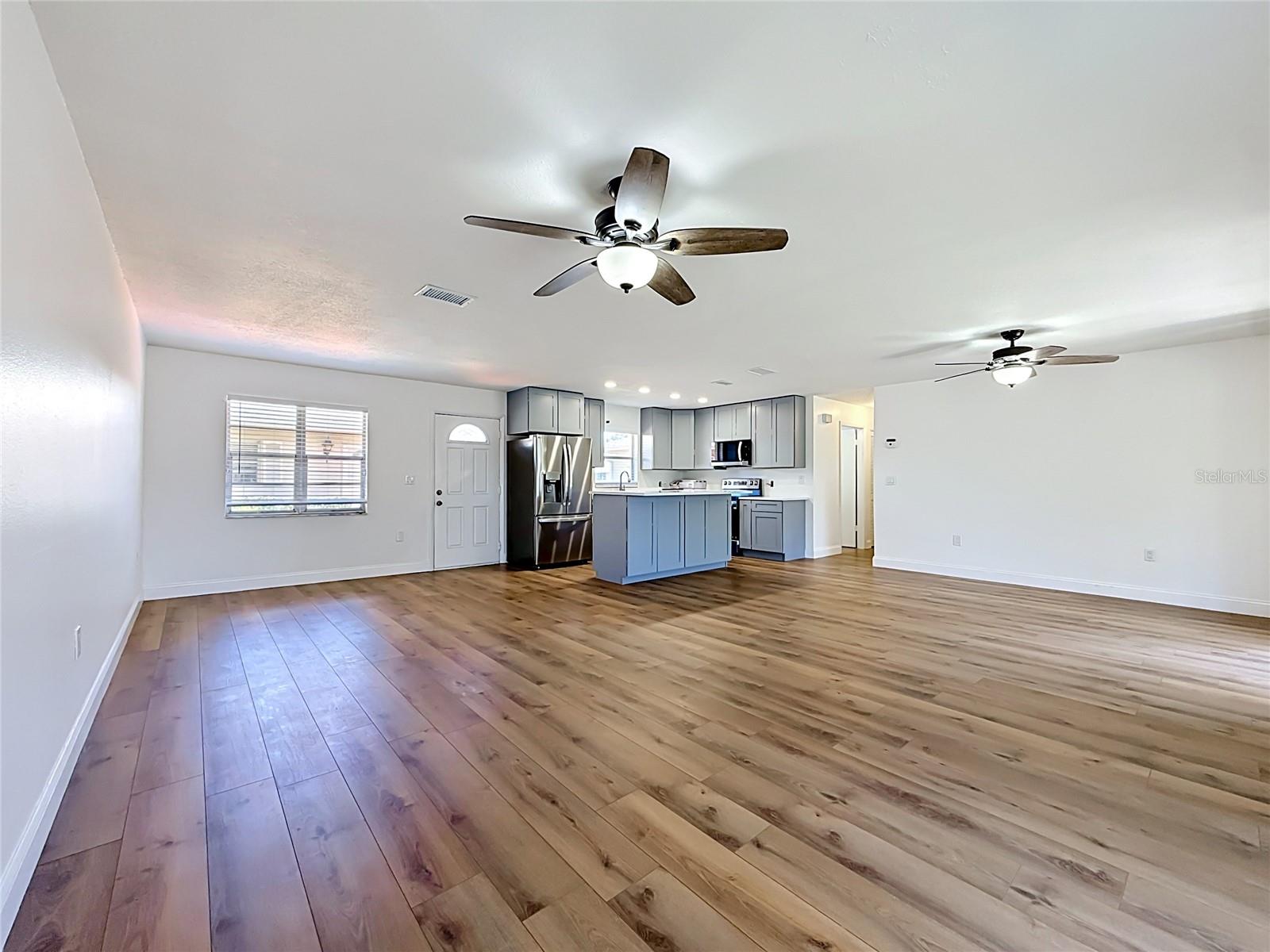 COUNTRY CLUB VILLAS CONDO - Residential
