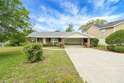 Photo of 2214 Topping Place, Eustis, FL 32726 (MLS # G5110977)
