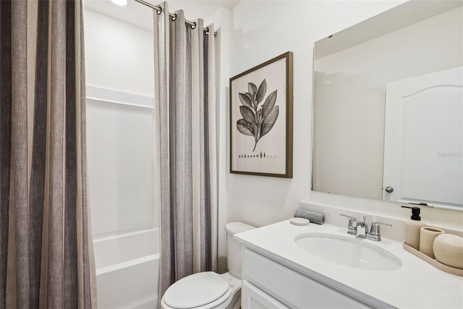 OAK POINTE - Residential