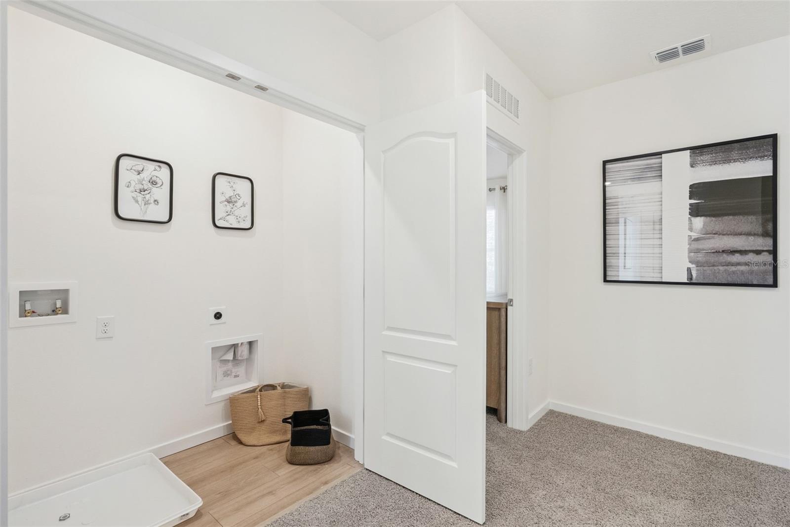 OAK POINTE - Residential