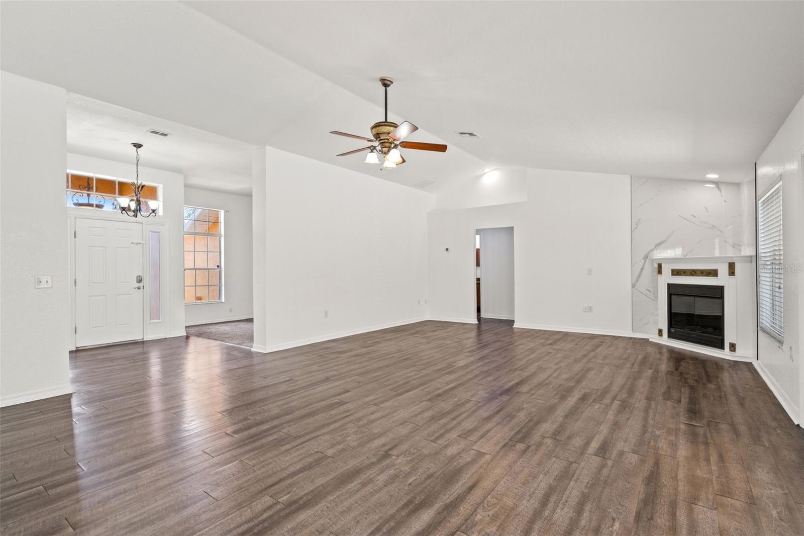 SPRING HILL - Residential