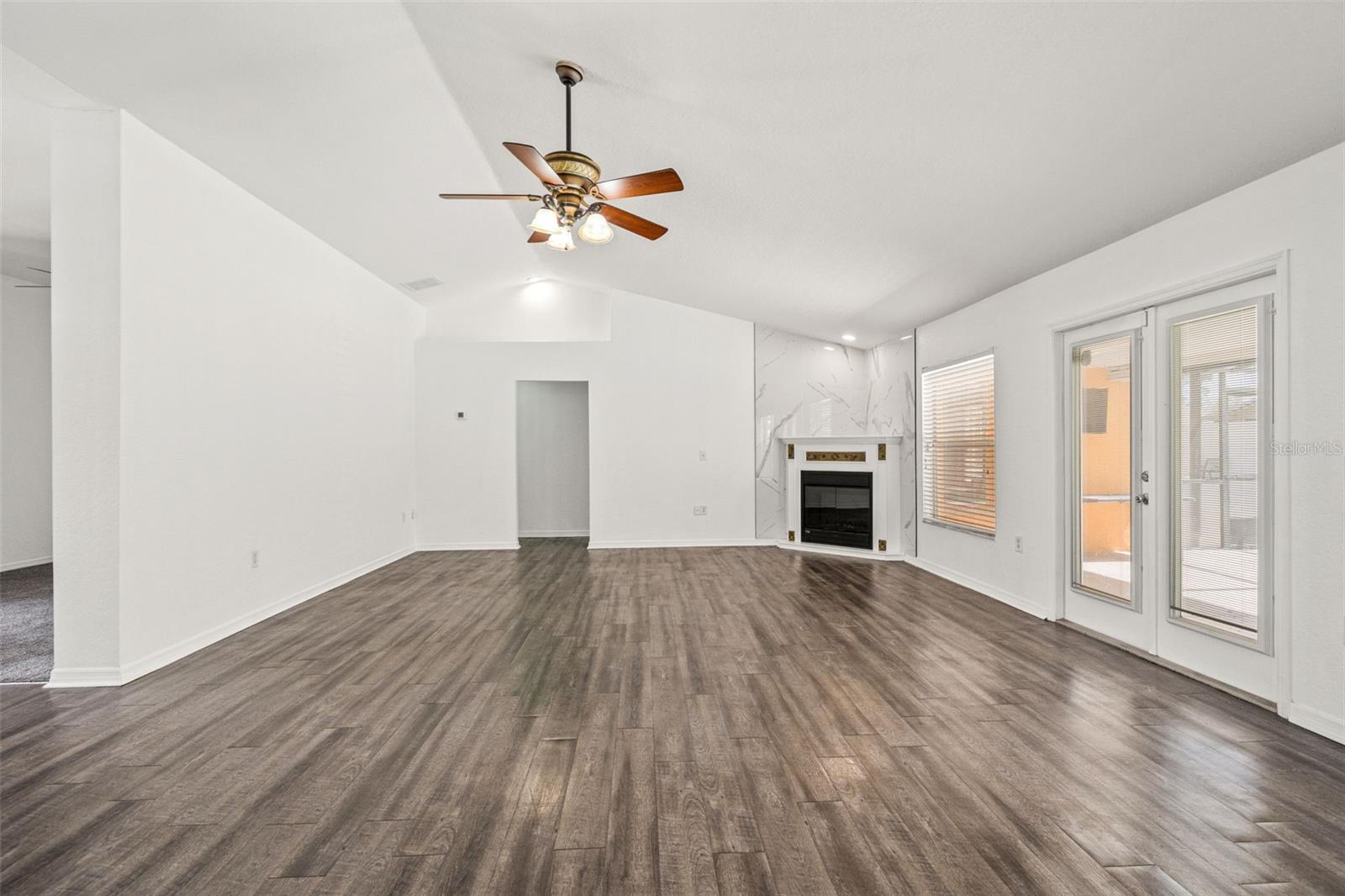 SPRING HILL - Residential