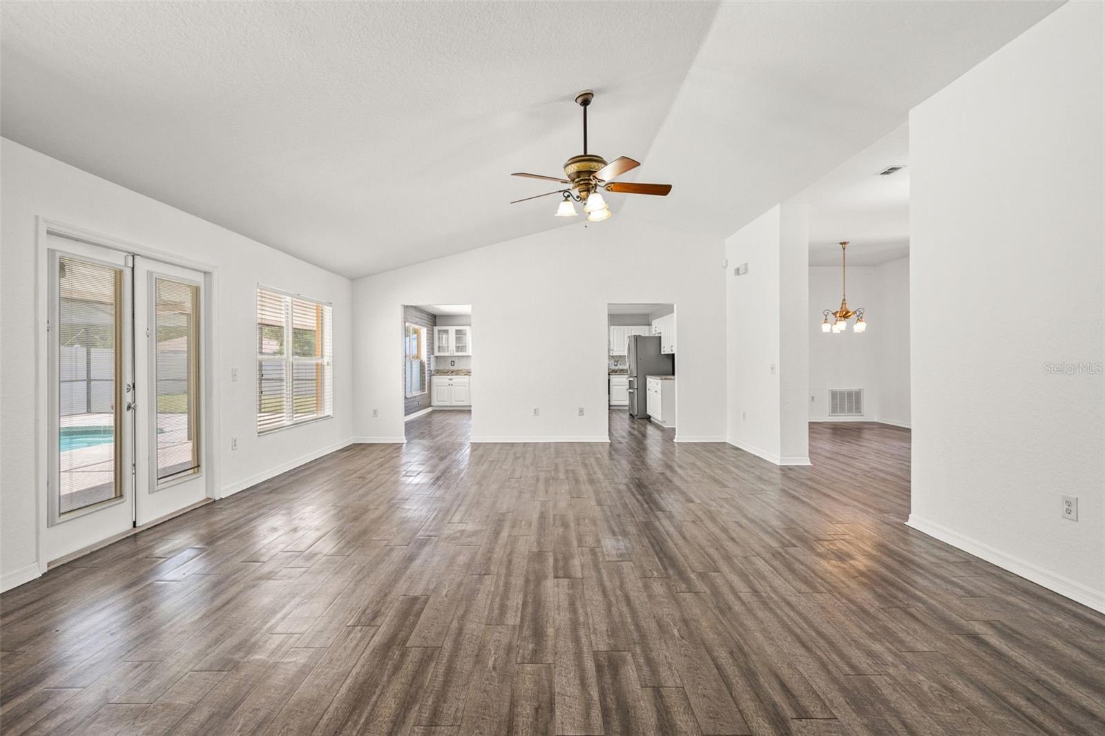 SPRING HILL - Residential