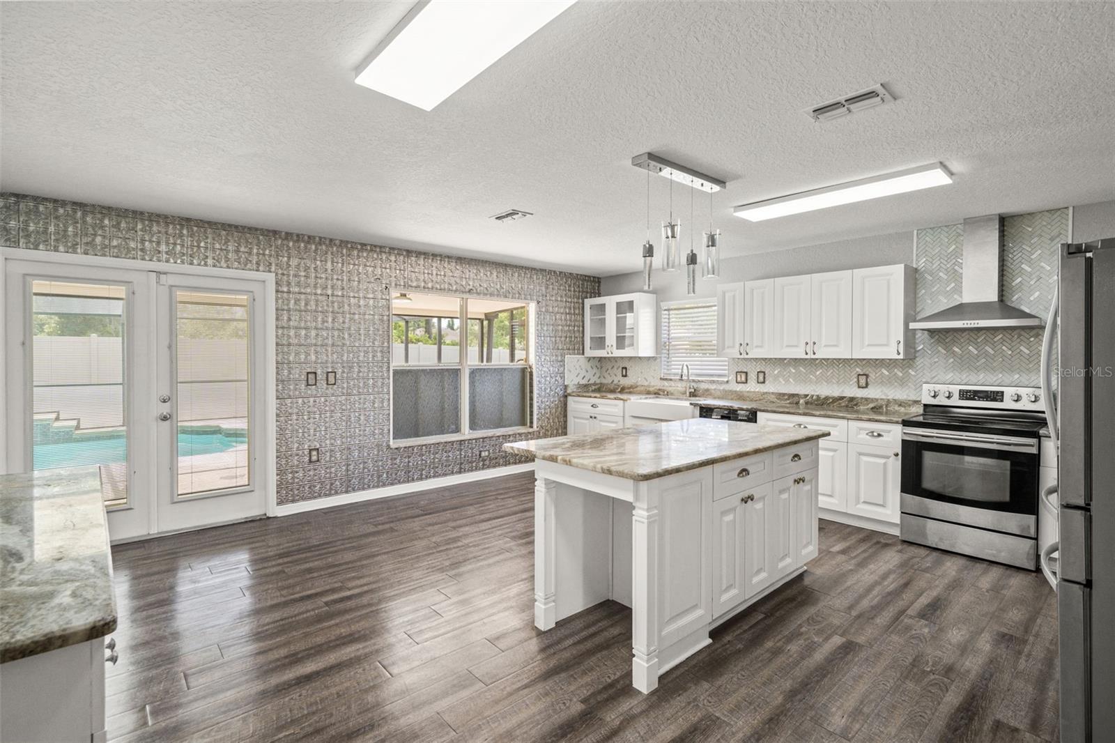 SPRING HILL - Residential